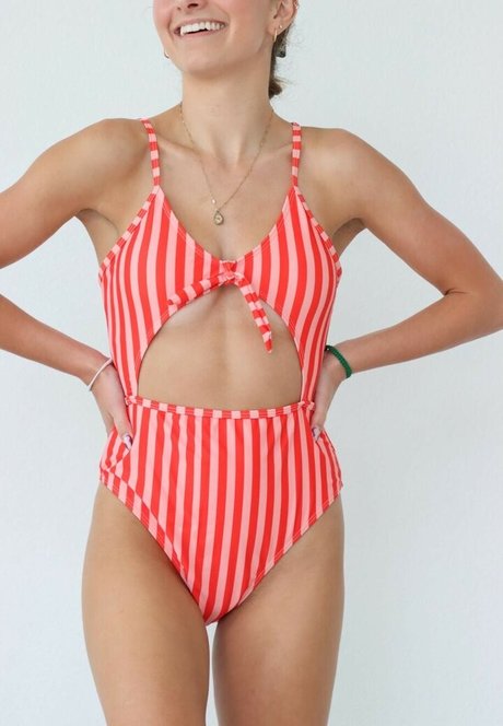 Brooklyn And Bailey nude star img