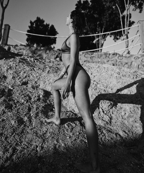 Bunnycutie model beautiful pics