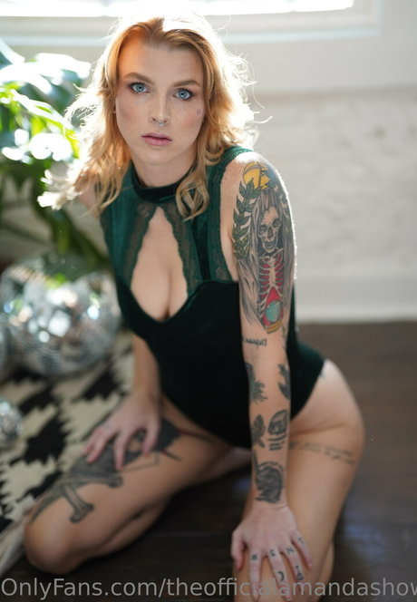 theofficialamandashow sex actress pictures