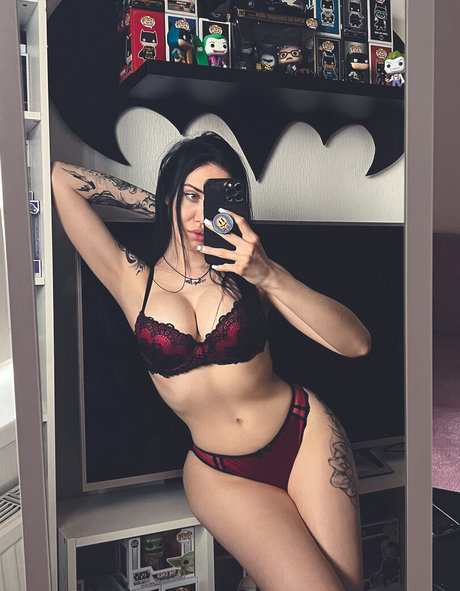 Dasha Doshik nice actress pic