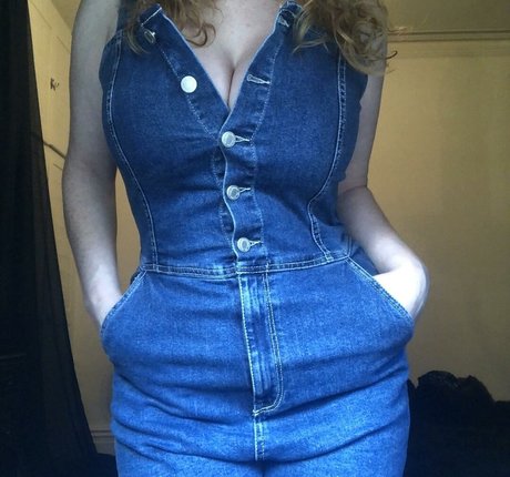 Laura Dawson nude star pictures