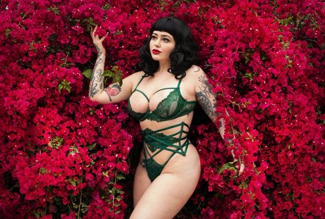 Cleodora art star pics