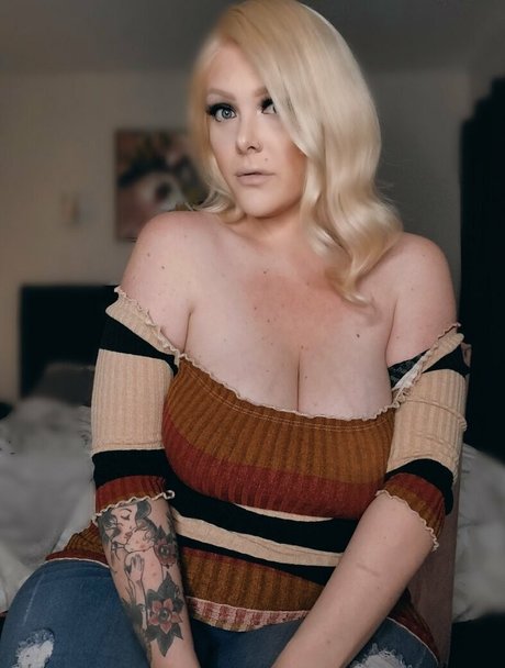 midnightxxxmoon model beautiful archive