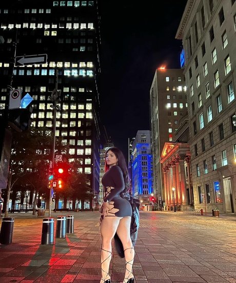 Iyari Berumen Iyib fit perfect pornstar picture