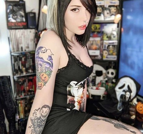 Pixxie rotten star exclusive img