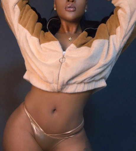 illnanaa star best pictures