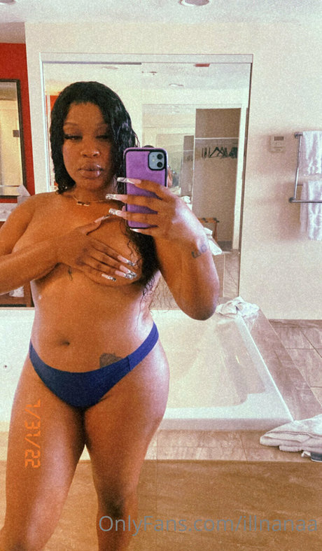 illnanaa model sexy gallery