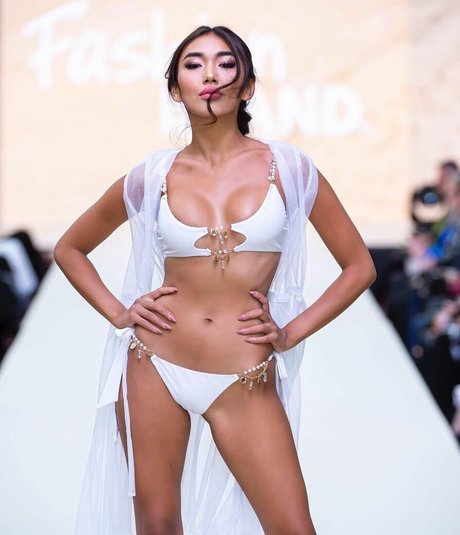 Asya Sun star nudes photo