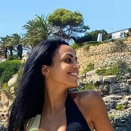 Michelle Bassetti model photo