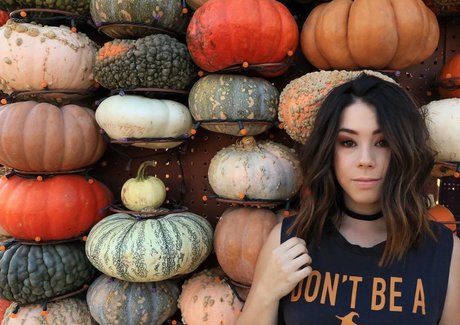 Jillian Rose Reed model free pics