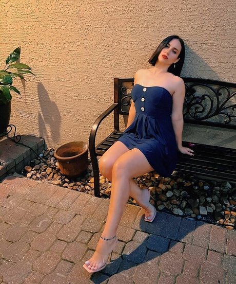 Yesenia De La Rosa hd actress galleries