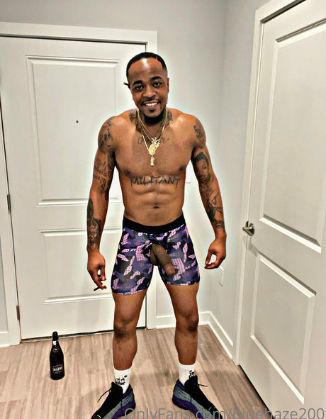 bluehaze200 naked pornstar photo