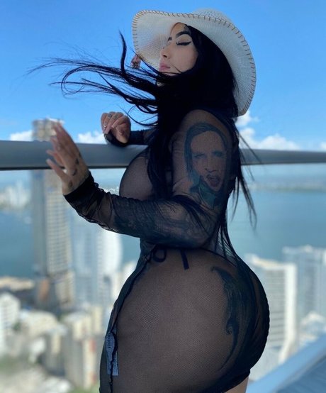 nyablu star sexy pics