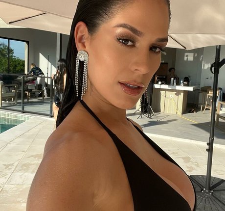 Fabi Martinez pretty star photos