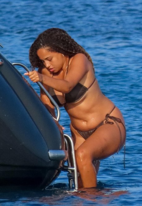 Amber Gill star erotic galleries