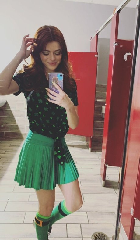 Sally LoMonaco star hot photo