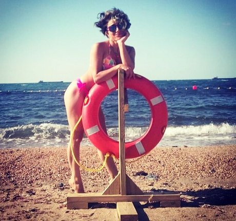 Serpil Cansz star art pic