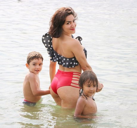 Serpil Cansz model nude pictures