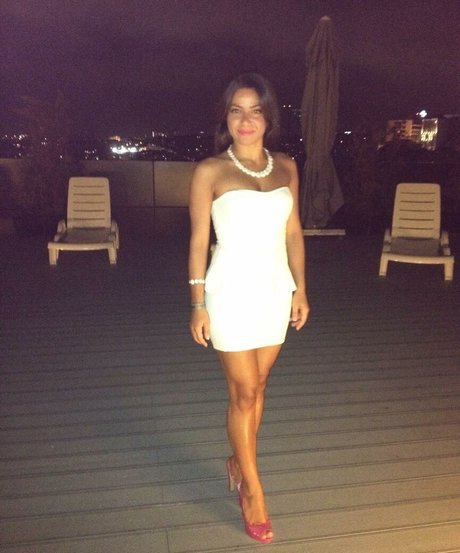 Serpil Cansz pornstar sexy img