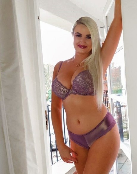 Zandra May model erotic archive