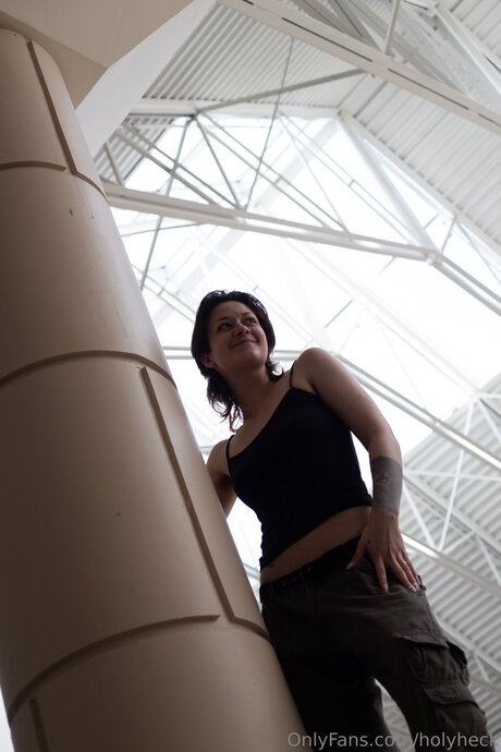 holyheck art model gallery