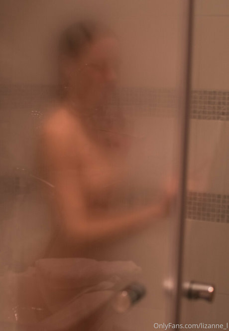 lizanne l sexy star pics