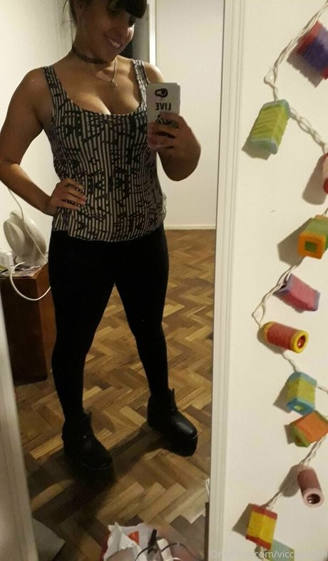 peachvicco nude actress photos