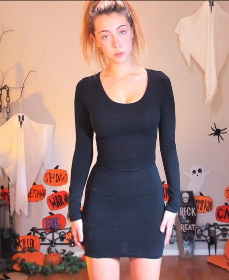 Jellyy Bree model nude gallery