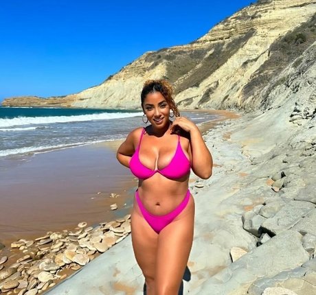 yinamenez free star photos