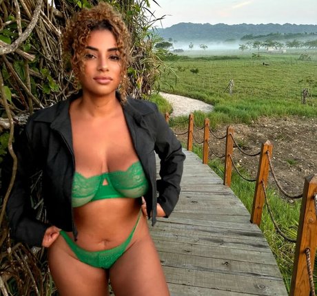 yinamenez nude actress archive