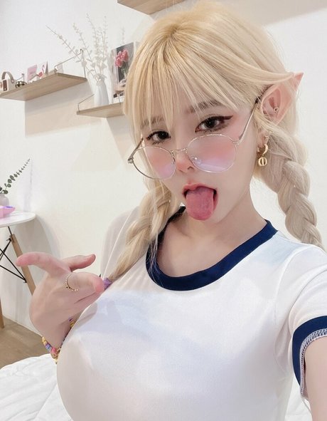 pang3pong pornographic model gallery