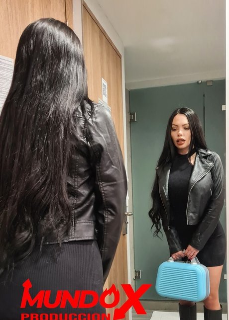 Nicol Loveee pornstar erotic image