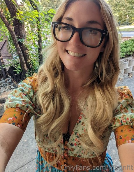 megnfit model naked photos