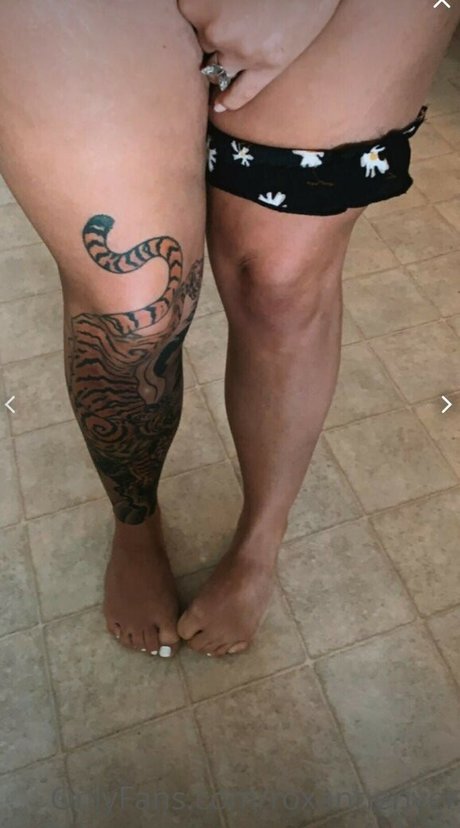 roxanneriver nude model pic