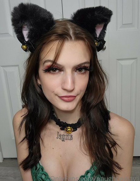 naughtyynavii art actress pics