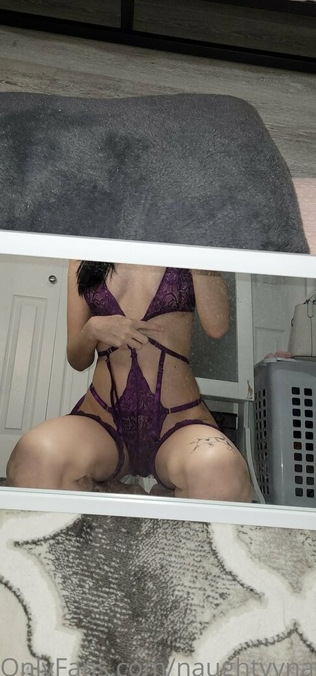 naughtyynavii star naked photo