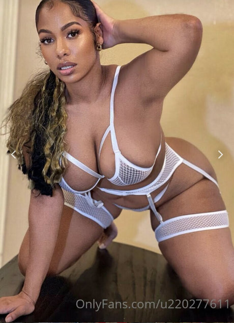 Leiza Mae Keane nude model photos