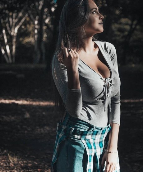 Daniela Derly exclusive pornstar images