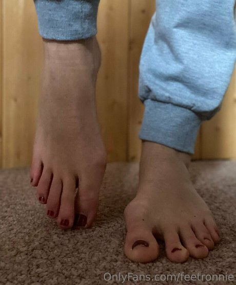 feetronnie star art image