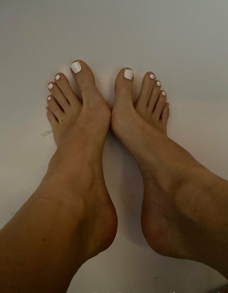 feetronnie porn actress image