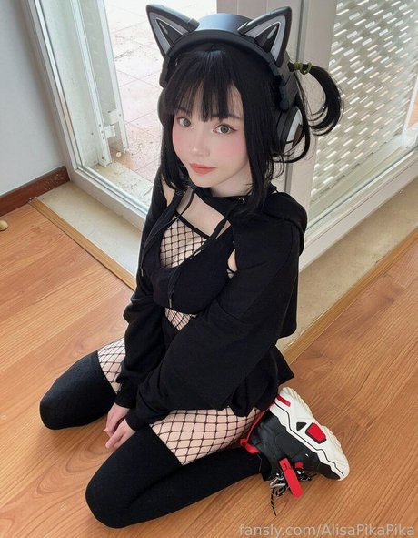 AlisaPikaPika erotic model photos
