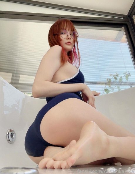 AlisaPikaPika model exclusive pics