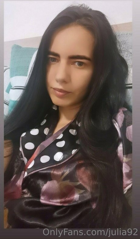 julia92 model erotic photo