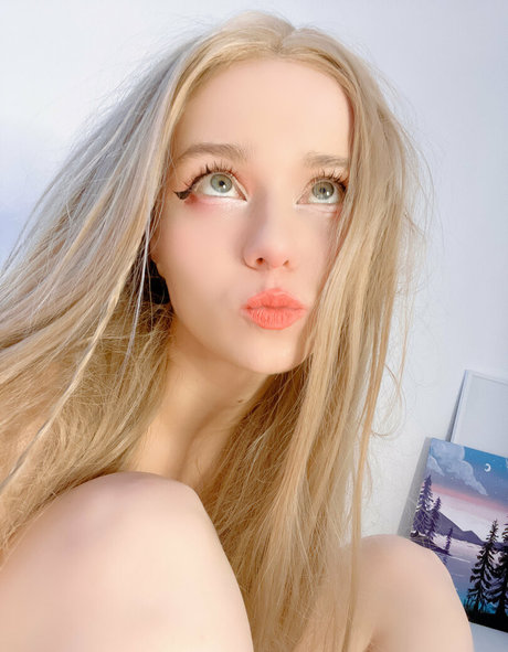 Rachel Blossom art star galleries