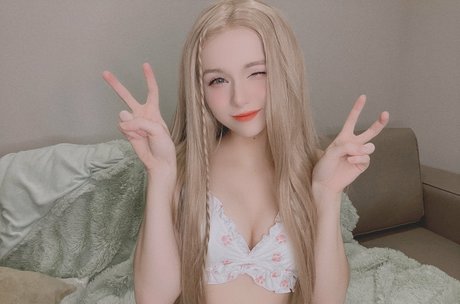 Rachel Blossom pornstar erotic picture