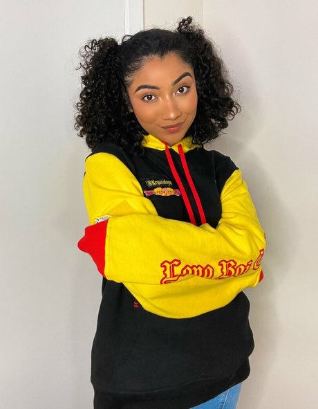 krystalogy pornographic star pictures