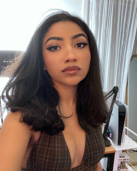 krystalogy best actress img