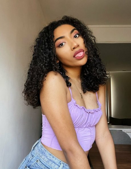 krystalogy nude pornstar image