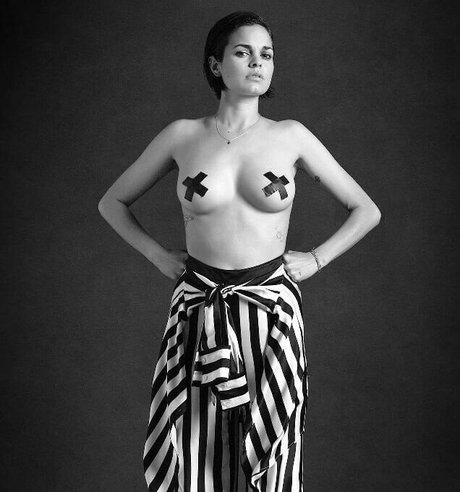 Lina Esco perfect model photo