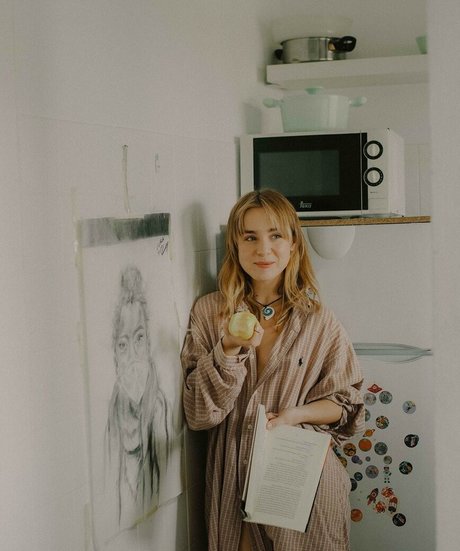 Clara Galle high quality actress image